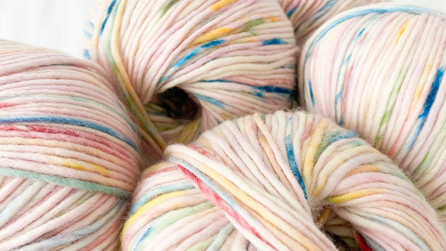 10-pakning med Petite ullgarnballer